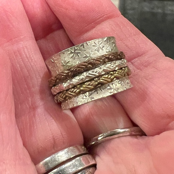 Vintage Cigar Band Style Spinner Ring with Textured designs tri metal rings - Picture 1 of 10